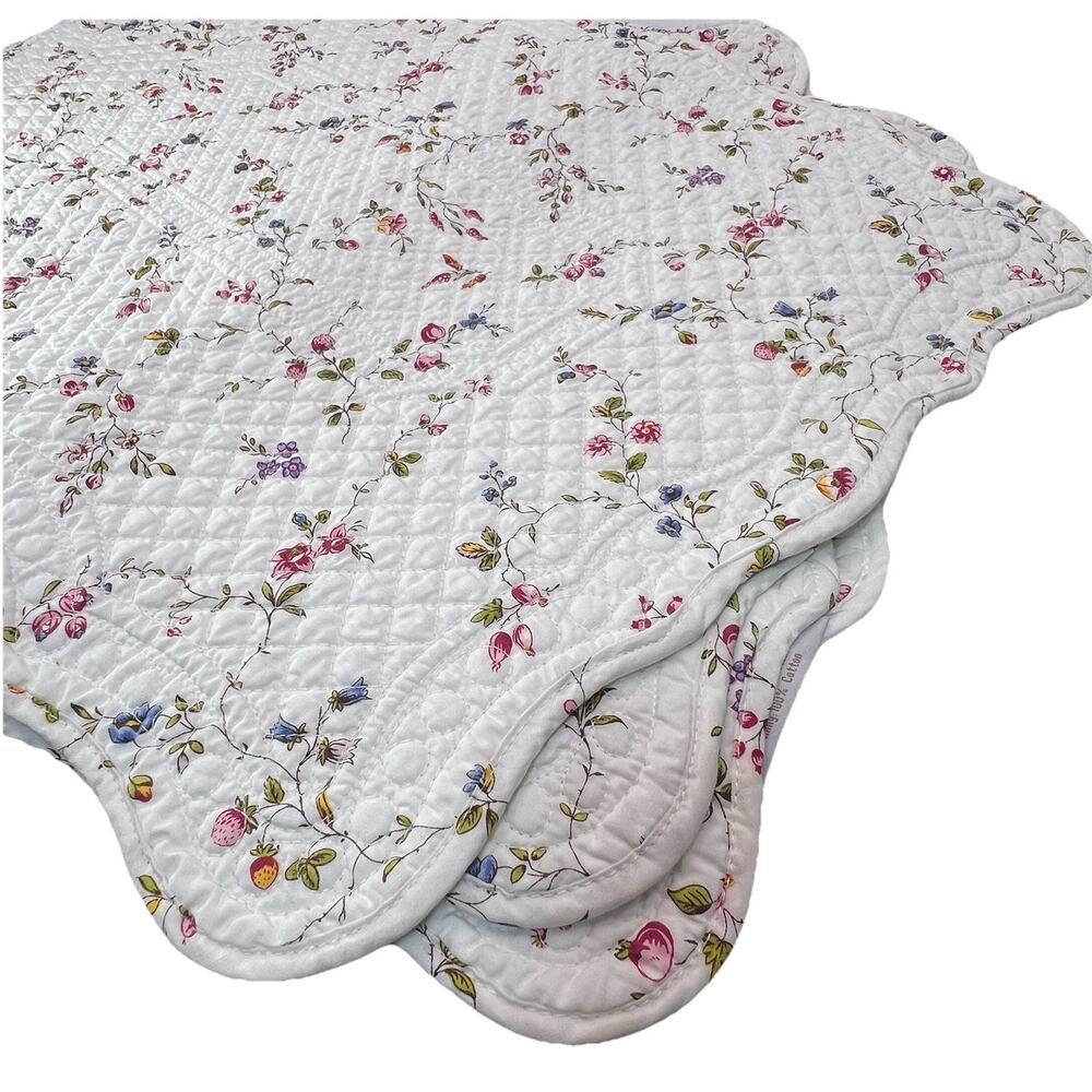 Set 4 Williams Sonoma Pink White Floral Reversible Placemats Quilted 14x20